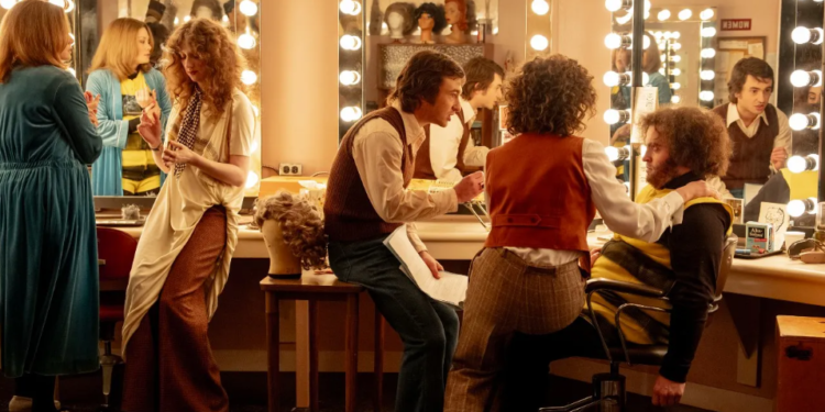 Danny Glicker On Costuming for the Tension of ‘Saturday Night’