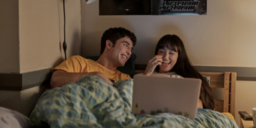 ‘Overcompensating’: A Surprisingly Sincere and Knowingly Horny Comedy. No Homo.