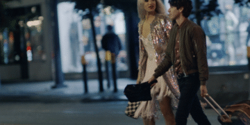 Shorts: ‘Stay’ is a Quietly Drawn Fleeting Kiss