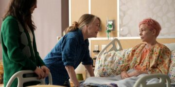 jenny slate, sissy spacek, and michelle williams in a hospital room on set of dying for sex