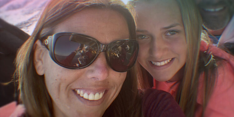 kendra licari and lauryn licari of unknown number on netflix