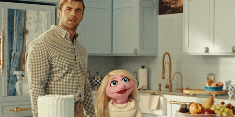 Ben Lewis On Deeply Felt Actress Adoration for ‘She Raised Me’