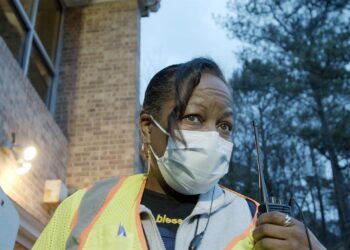 ‘The Devil Is Busy’: How Directors Geeta Gandbhir and Christalyn Hampton Place Us in the Clinic for One Stressful Shift