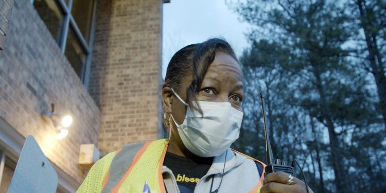 ‘The Devil Is Busy’: How Directors Geeta Gandbhir and Christalyn Hampton Place Us in the Clinic for One Stressful Shift