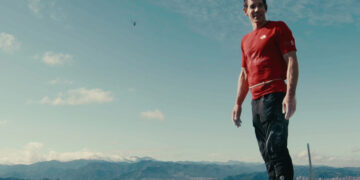 skyscraper live alex honnold on top of the building