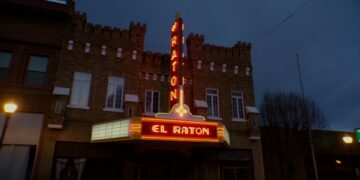 The El Raton theater from the documentary The Last Picture Shows from director Rustin Thompson