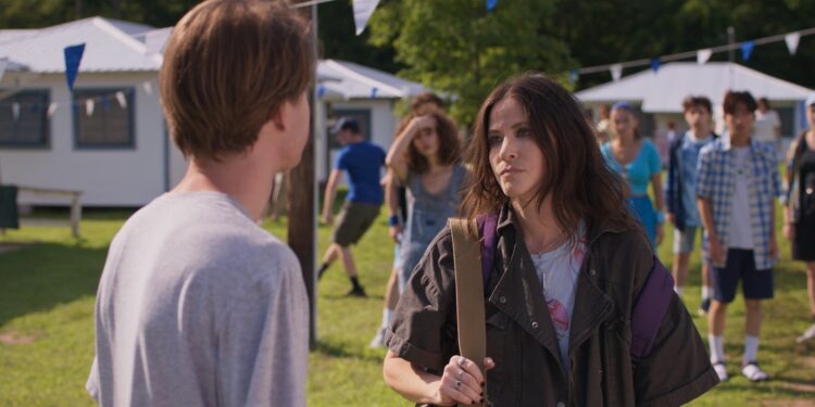 Jackie Tohn On Her Fab New Indie ‘The Floaters,’ Teasing Season 3 Of Emmy-Nom’d ‘Nobody Wants This’ [VIDEO]